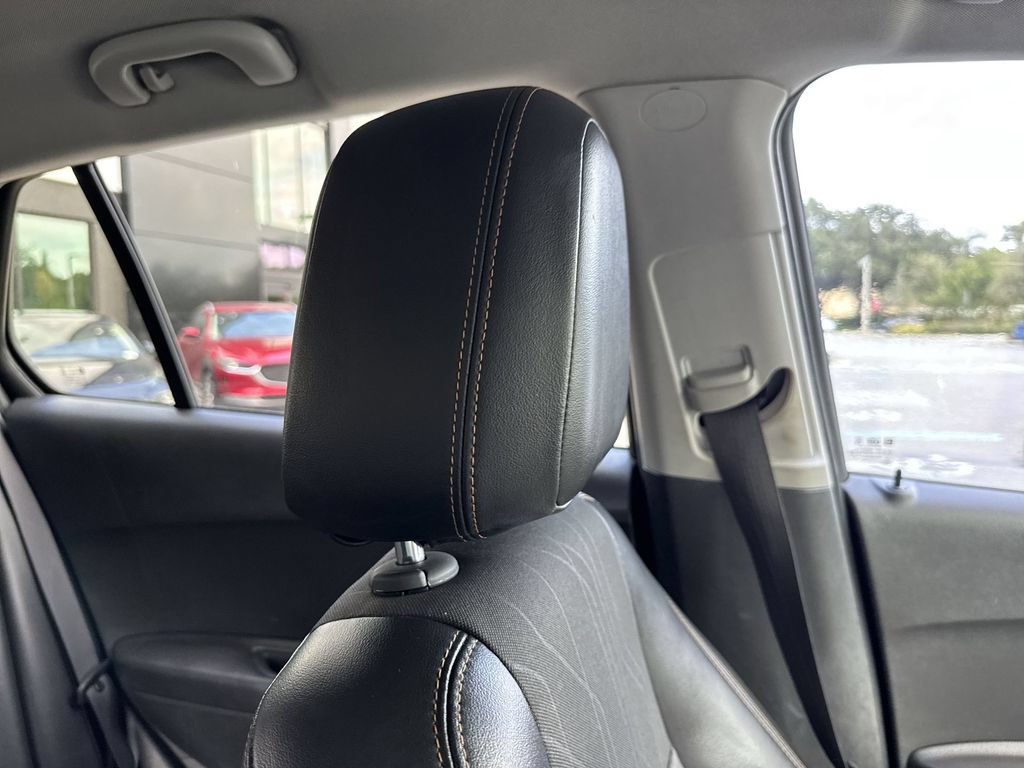 Used 2019 Chevrolet Trax LT w/ LT Convenience Package FWD image 20