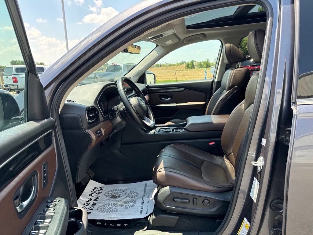 Used 2025 Honda Pilot Elite image 34