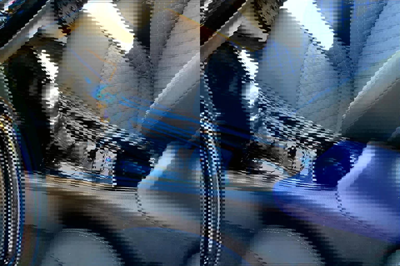 Used 2020 Toyota C-HR XLE FWD image 16