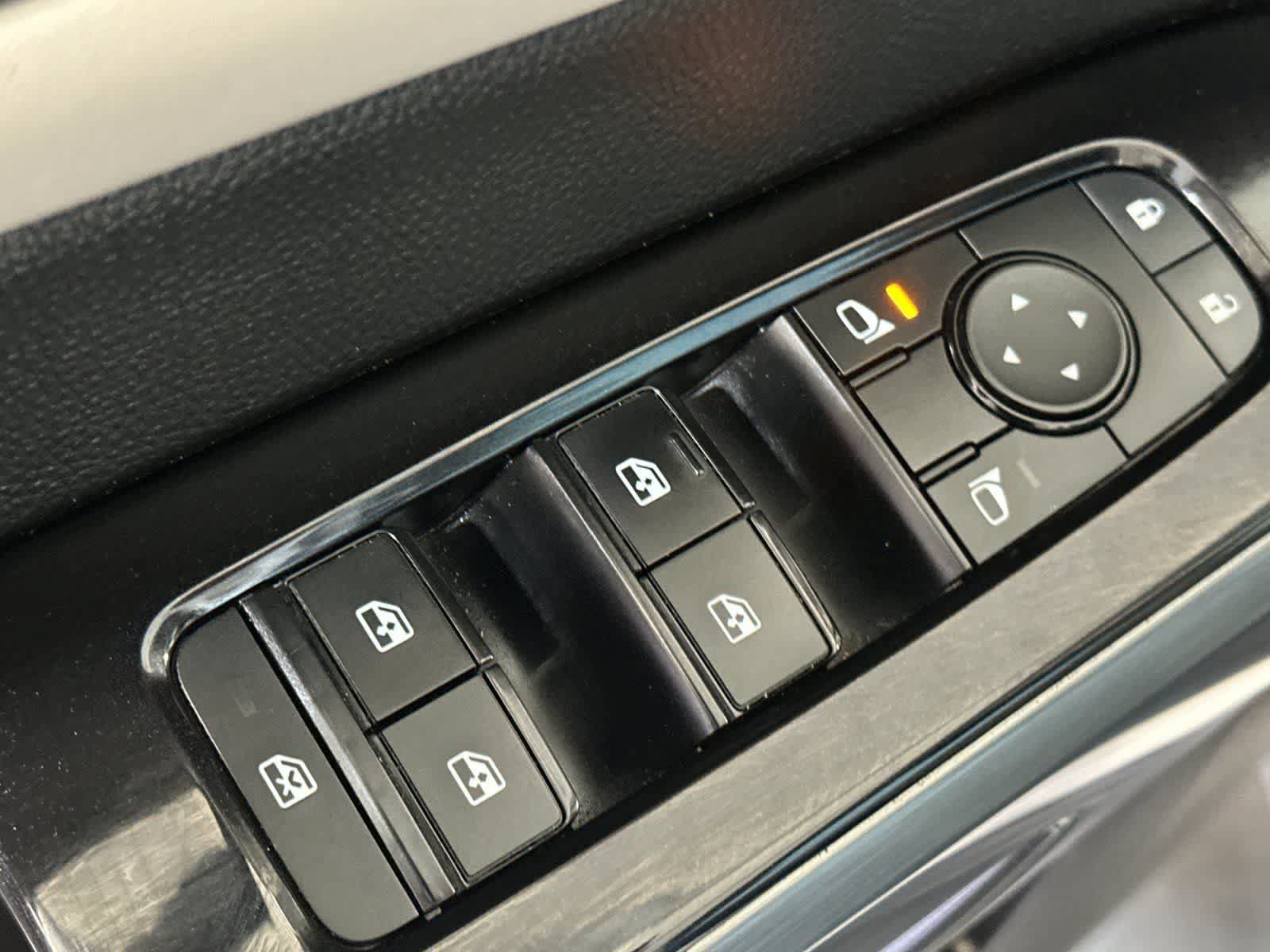 Used 2022 Nissan Pathfinder SL w/ SL Premium Package FWD image 14