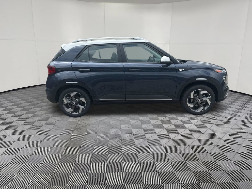 New 2026 Hyundai Venue SEL FWD image 4