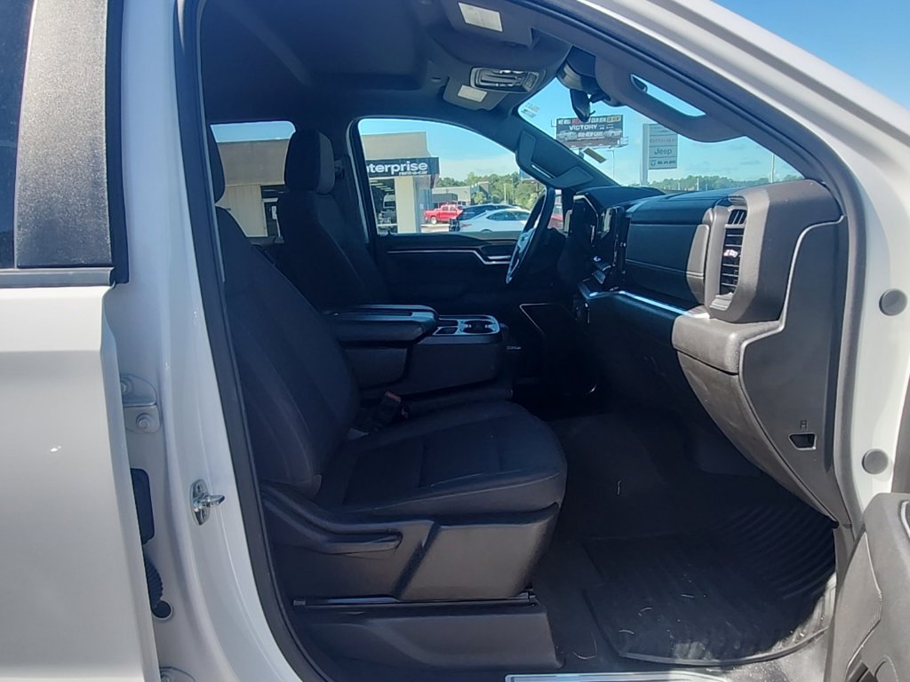 Used 2025 Chevrolet Silverado 1500 LT RWD image 35