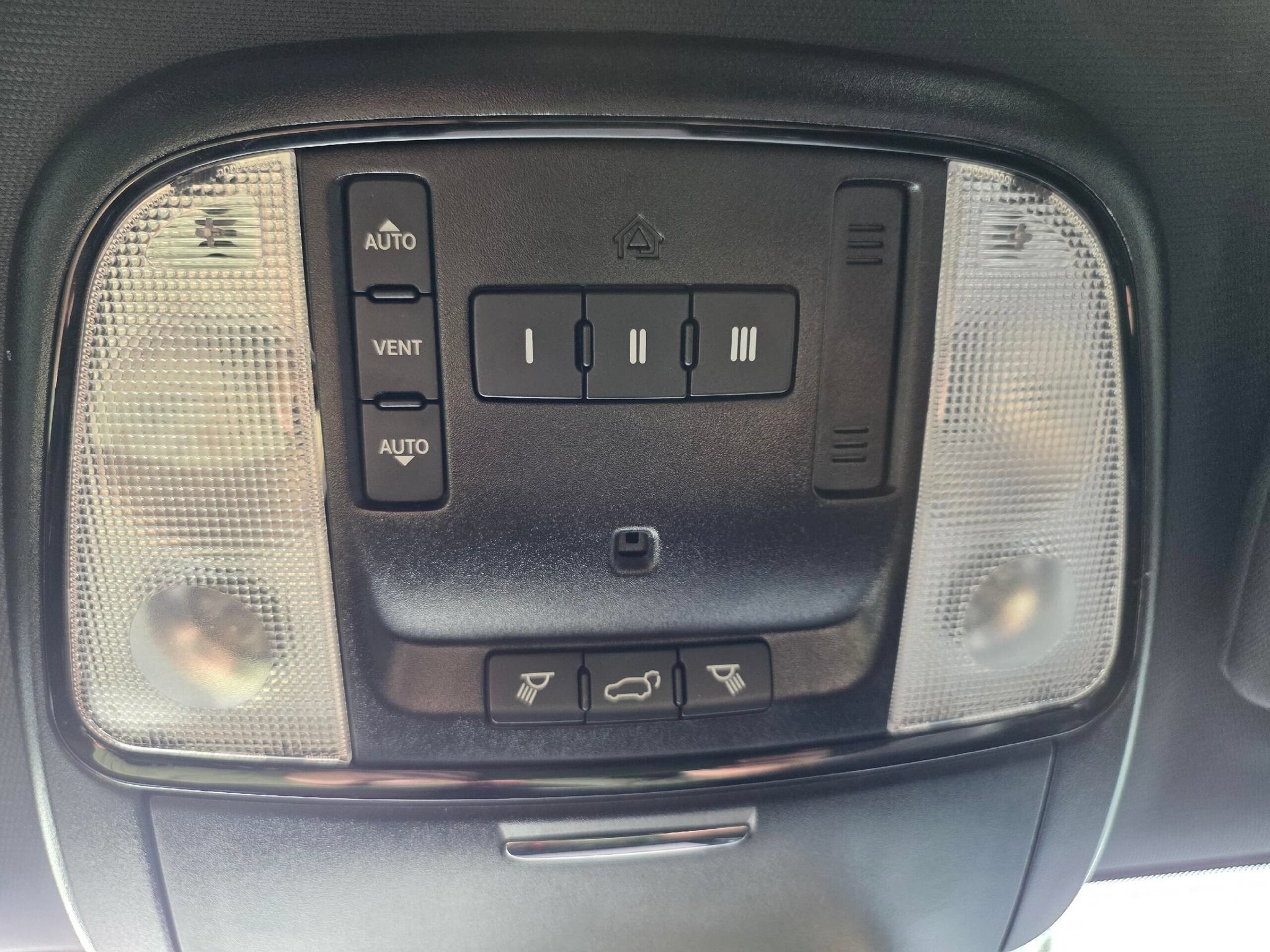 Used 2021 Dodge Durango R/T w/ Blacktop Package AWD/4WD image 22