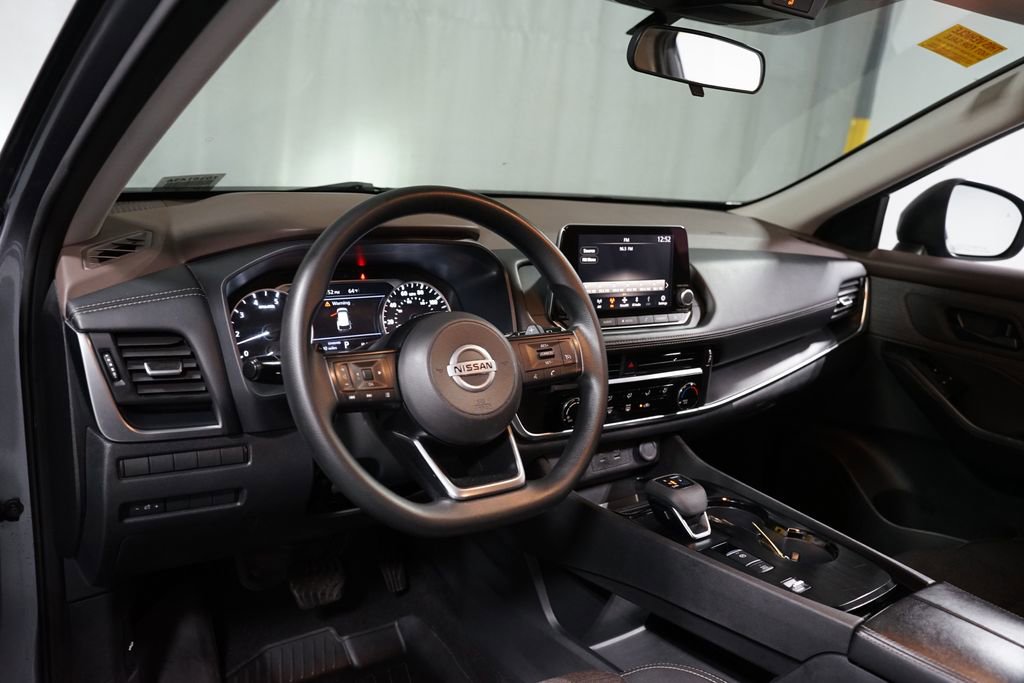 Used 2021 Nissan Rogue S image 11