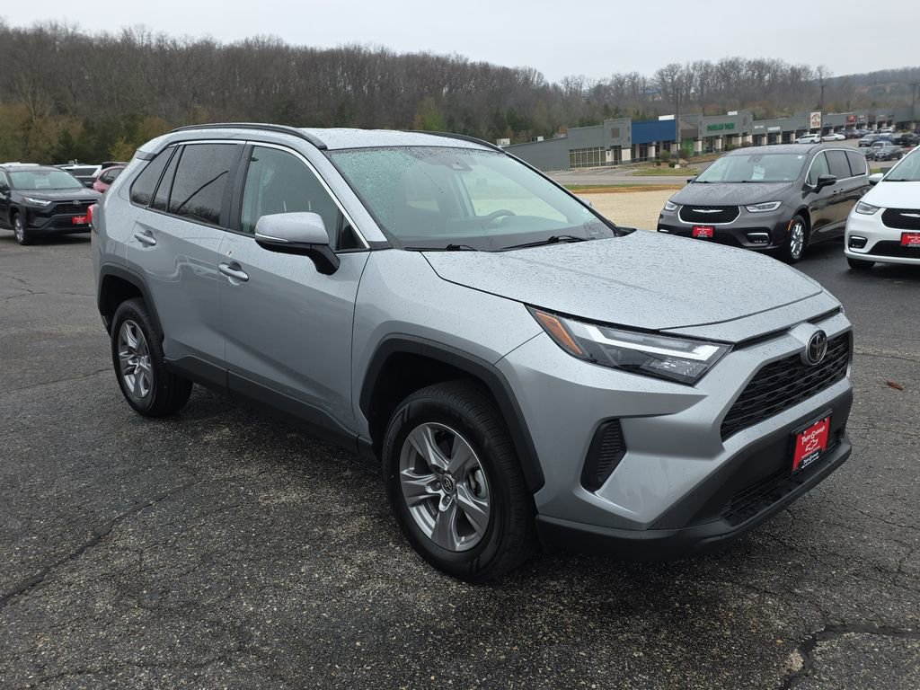 Used 2025 Toyota RAV4 XLE image 2