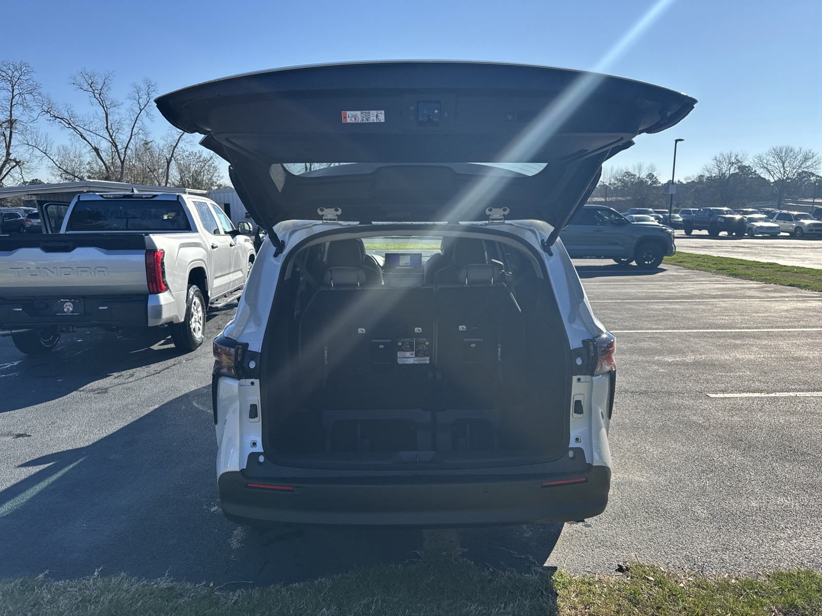 New 2025 Toyota Sienna XLE FWD image 39