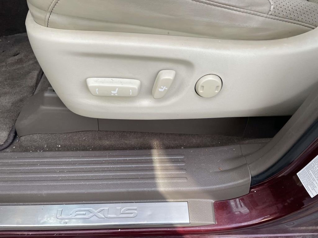 Used 2013 Lexus GX 460 image 28