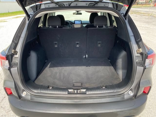 Used 2022 Ford Escape SE w/ SE Sport Appearance Package AWD/4WD image 4