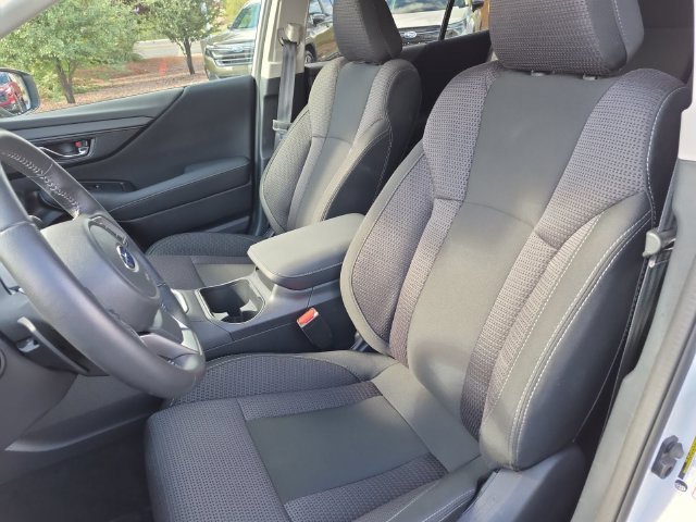 Used 2025 Subaru Outback Premium AWD/4WD image 16