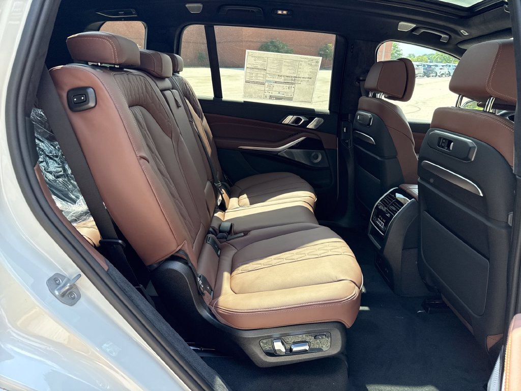 New 2027 BMW X7 M60i AWD/4WD image 29