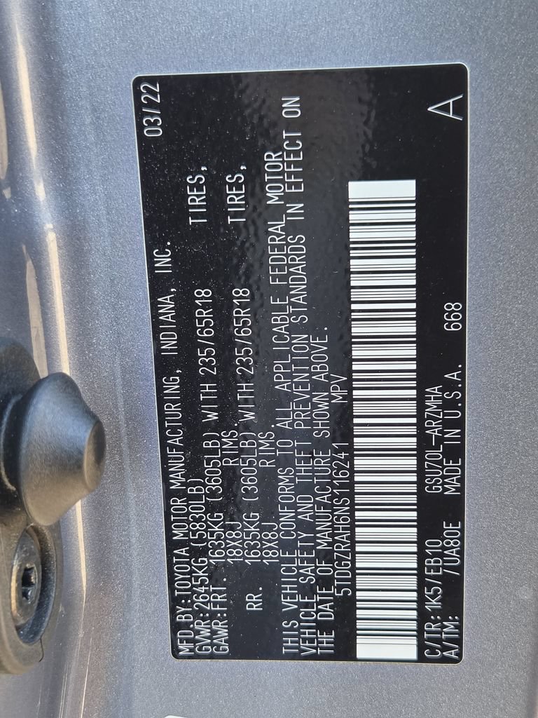 Used 2022 Toyota Highlander XLE FWD image 33