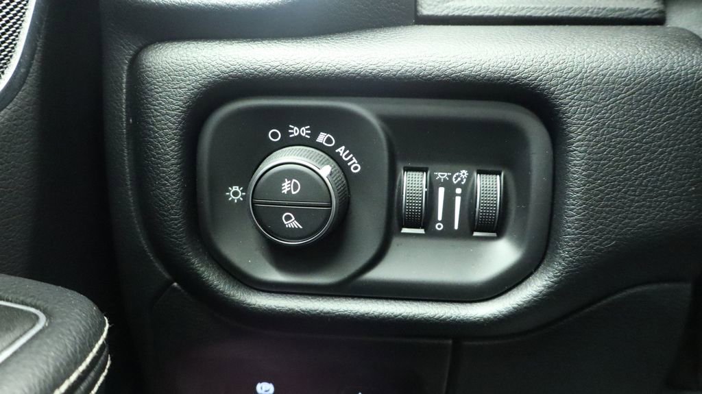 Used 2021 RAM 1500 Laramie image 36