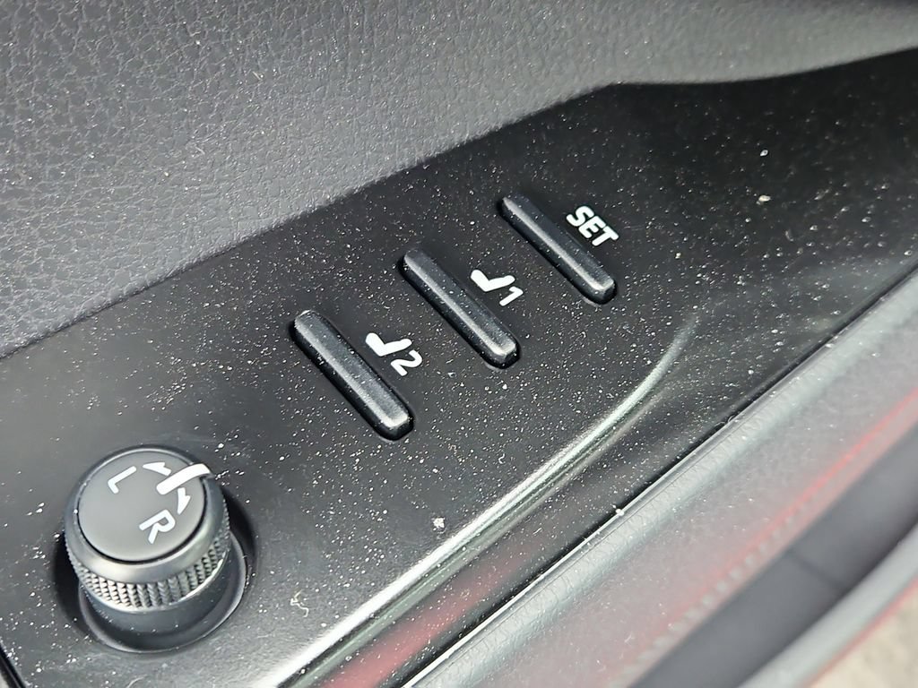 New 2026 Toyota Camry Hybrid AWD/4WD image 16