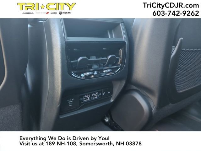 New 2025 Jeep Grand Cherokee Overland image 25