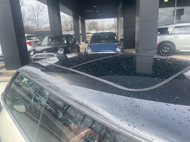 Used 2022 MINI Cooper S image 16