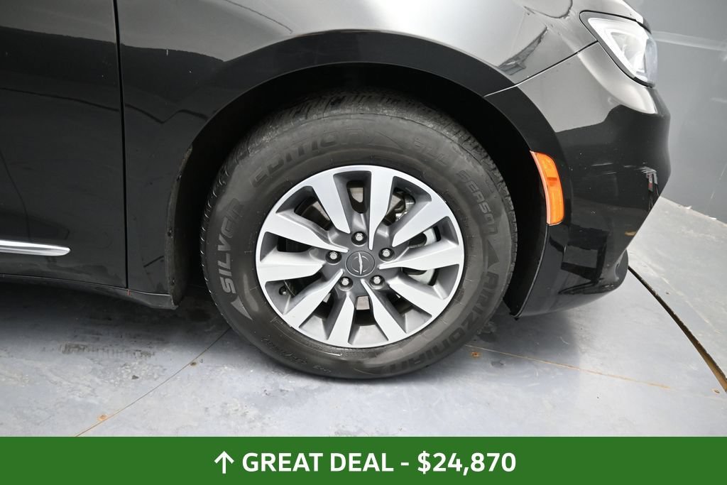 Used 2023 Chrysler Pacifica Limited FWD image 20