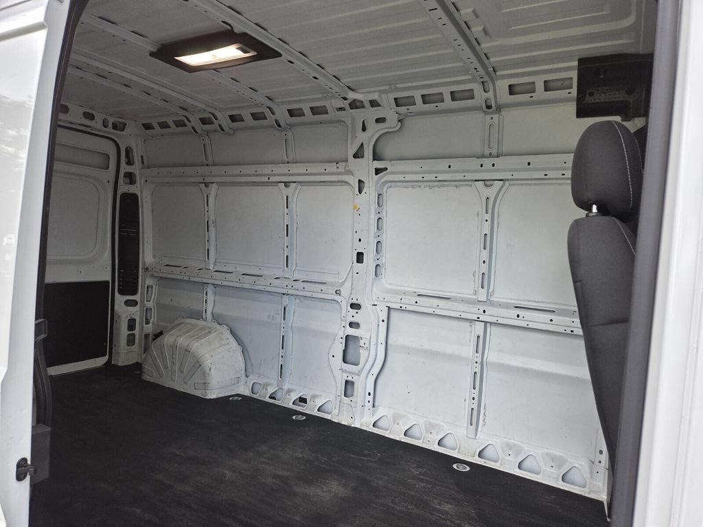 Used 2023 RAM ProMaster 2500 FWD image 8