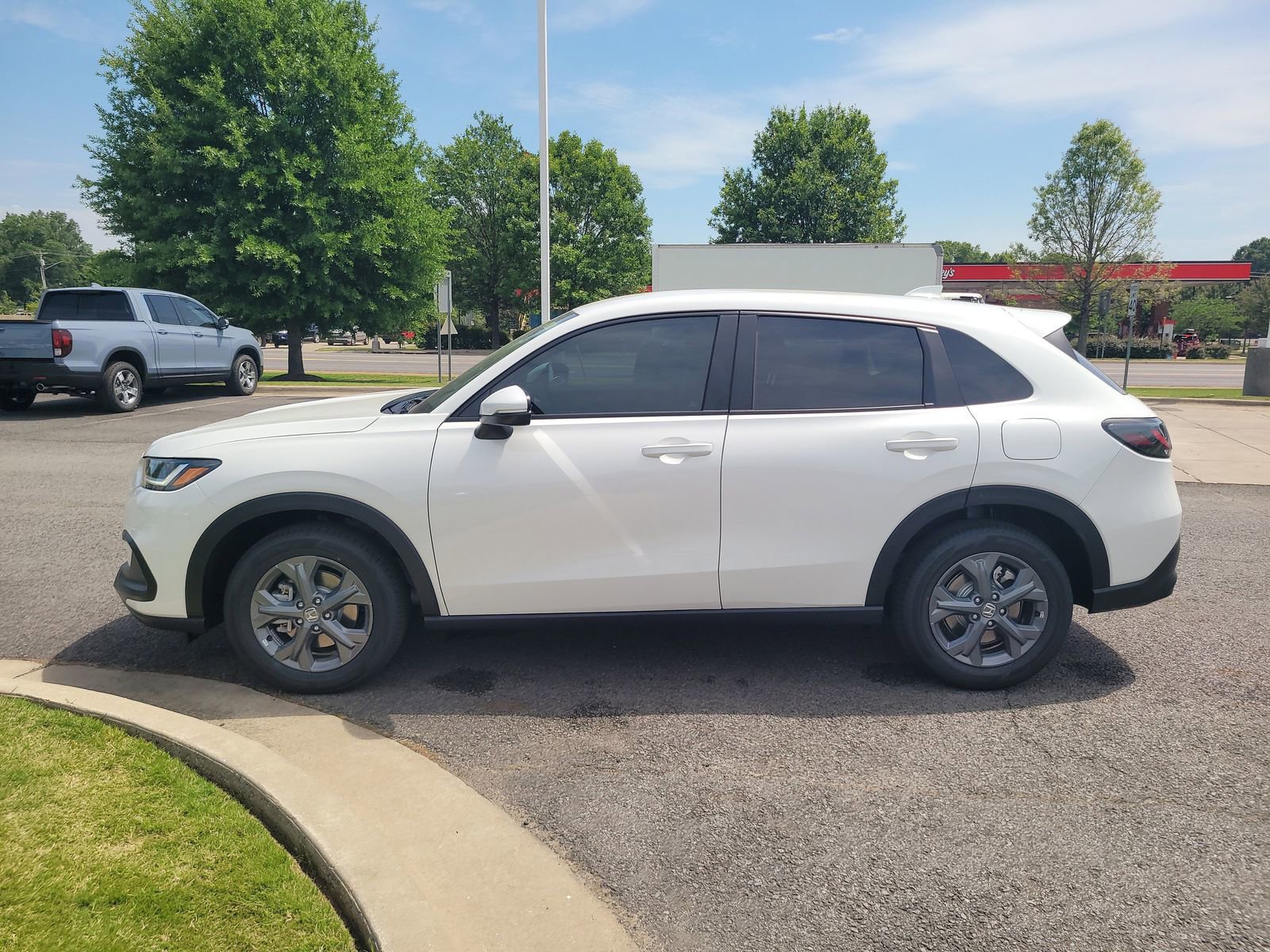 New 2027 Honda HR-V LX image 6