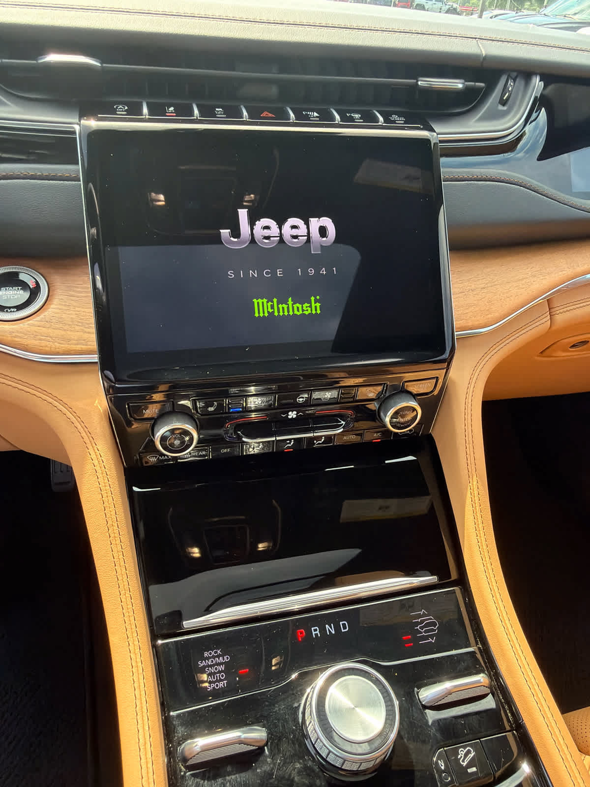 Used 2025 Jeep Grand Cherokee Summit AWD/4WD image 13