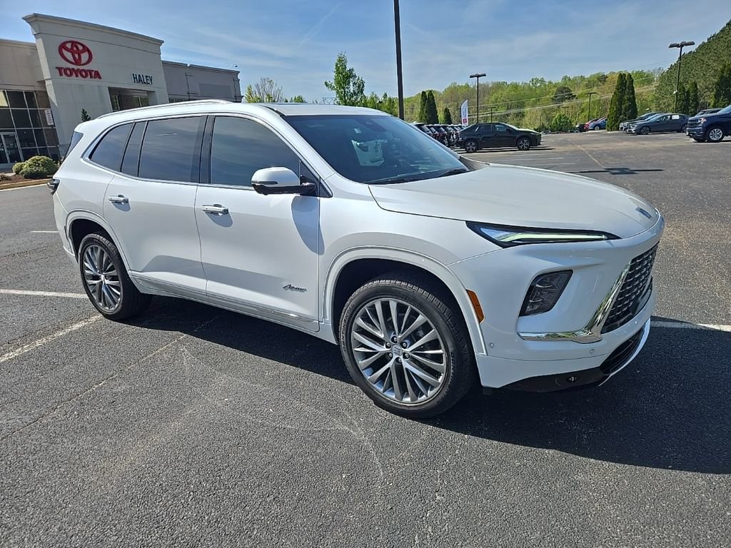Used 2025 Buick Enclave Avenir w/ Super Cruise Package image 1