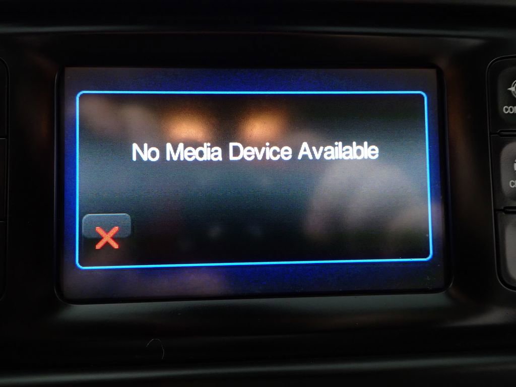 Used 2015 Chrysler 200 Limited w/ Convenience Group FWD image 5