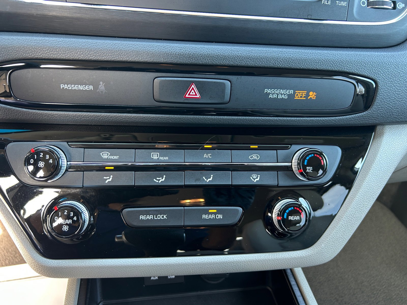 Used 2021 Kia Sedona LX image 21