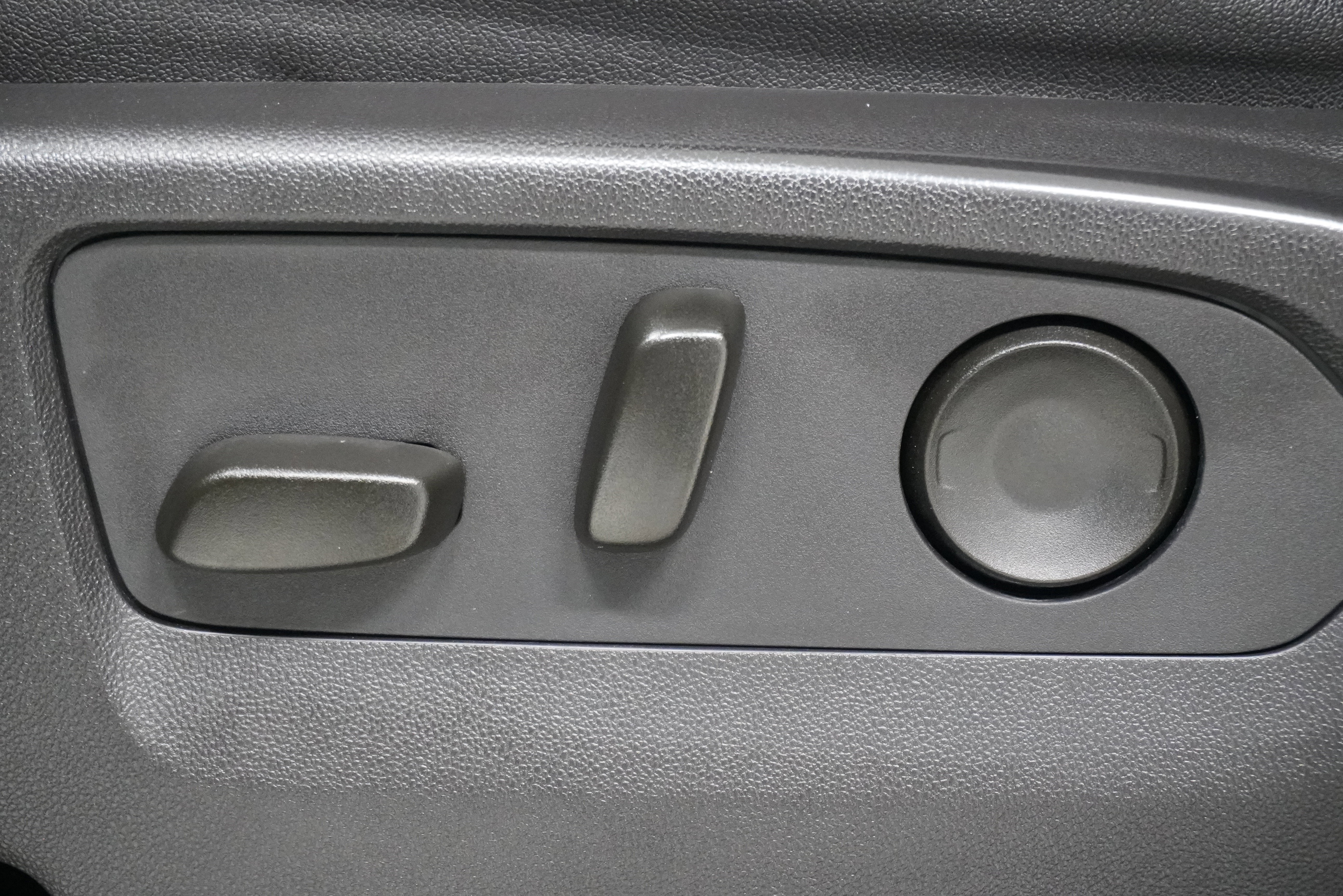 Used 2024 GMC Sierra 2500 AT4 w/ Technology Package image 17