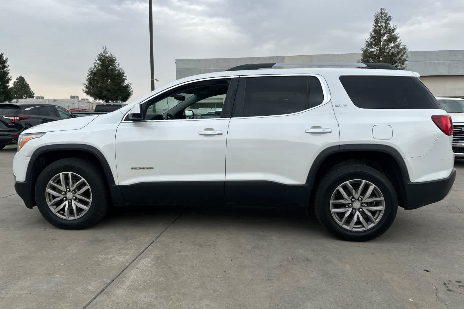Used 2018 GMC Acadia SLE FWD image 6