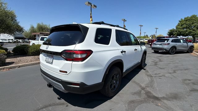 Used 2023 Honda Pilot TrailSport image 4