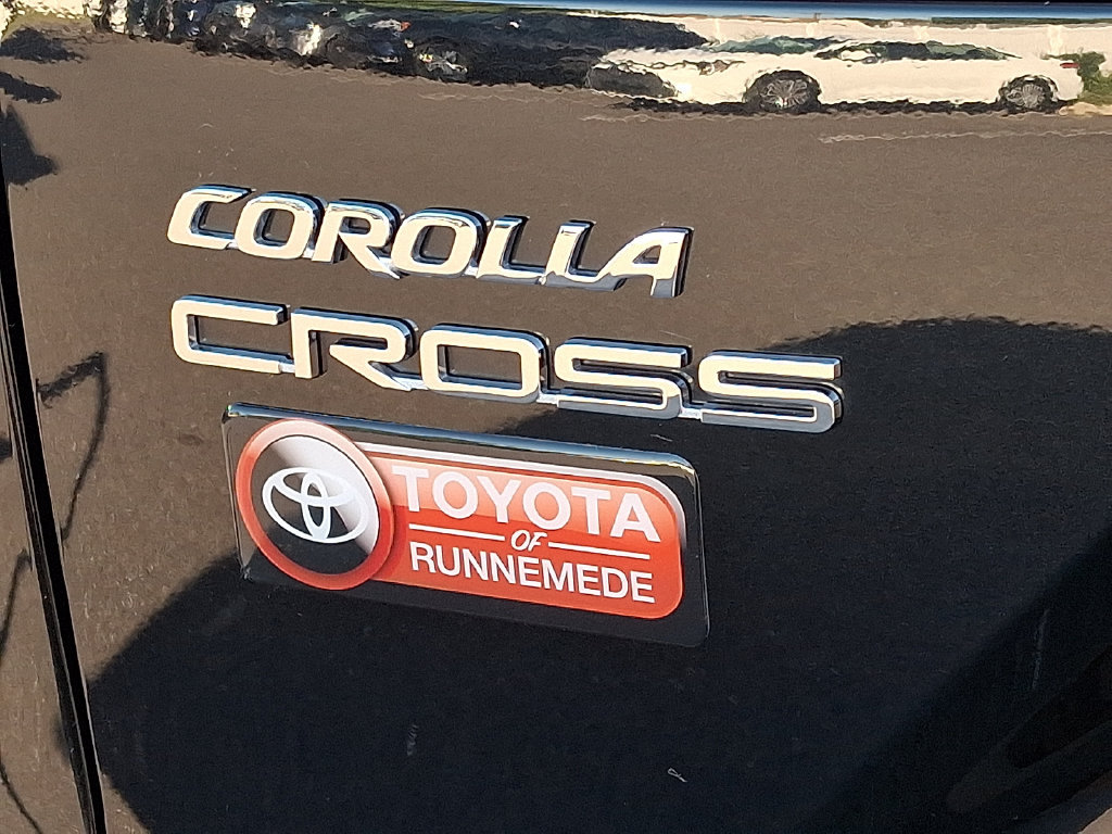 Certified 2026 Toyota Corolla Cross XLE FWD image 29