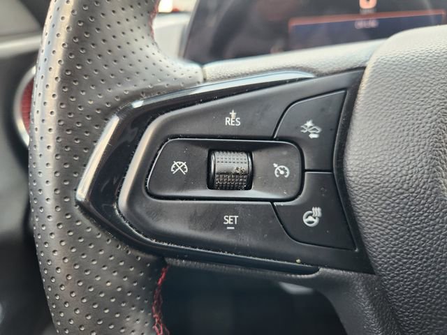 Used 2024 Chevrolet Trax RS FWD image 28