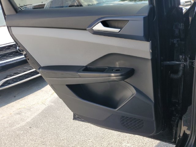 Certified 2024 Volkswagen Taos SE FWD image 19