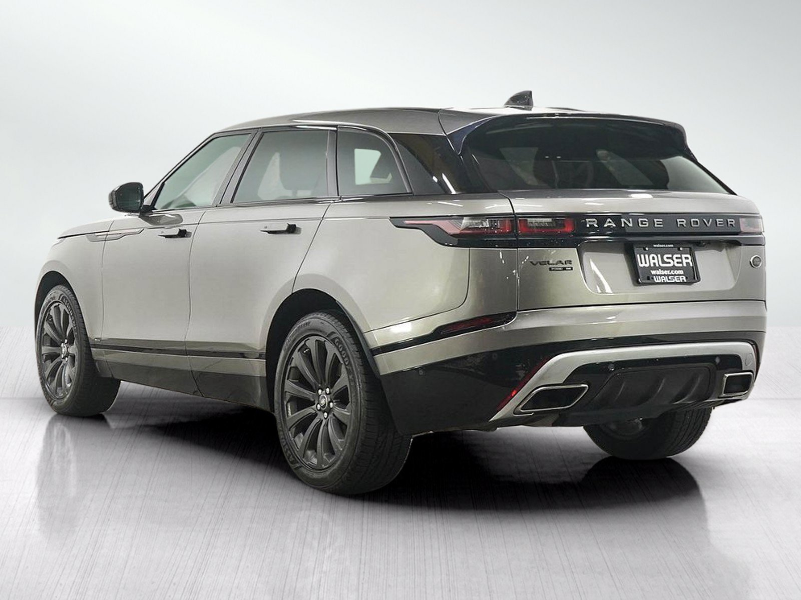 Used 2018 Land Rover Range Rover Velar R-Dynamic SE AWD/4WD image 3