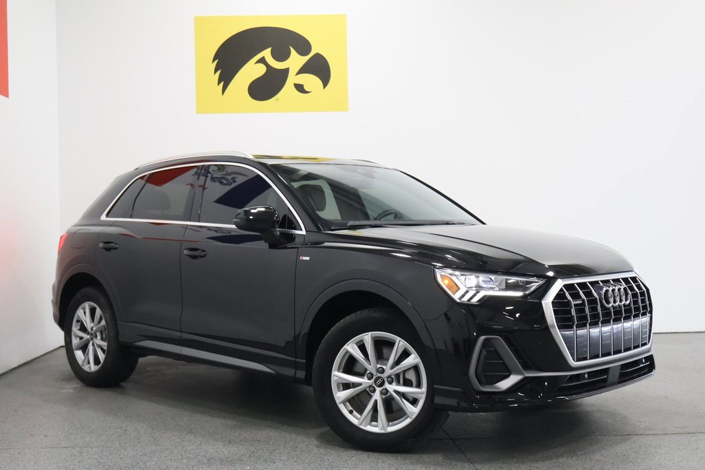 Used 2024 Audi Q3 2.0T Premium Plus w/ Premium Plus Package image 2