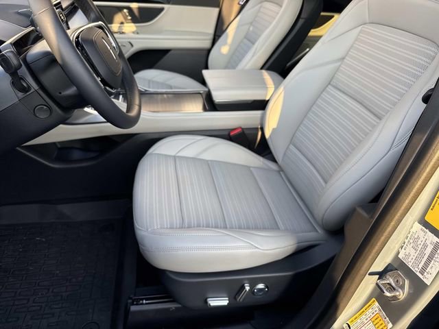 New 2026 Lincoln Nautilus Reserve w/ Jet Appearance Package AWD/4WD image 17