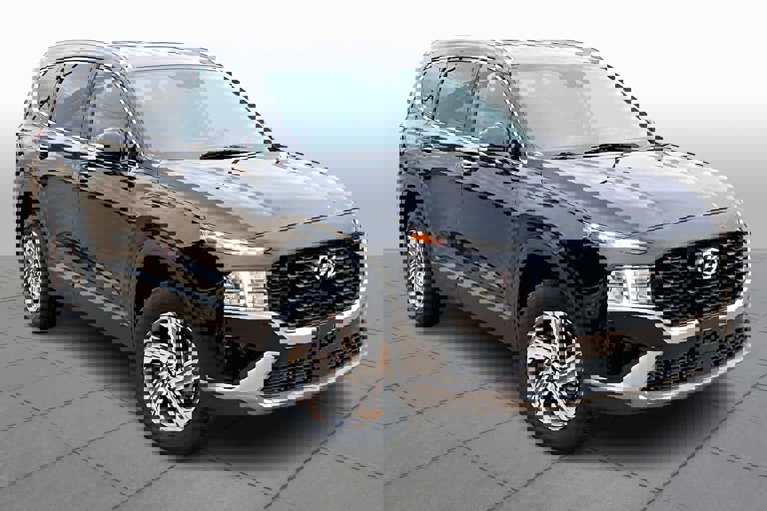 Used 2023 Hyundai Santa Fe SEL image 3