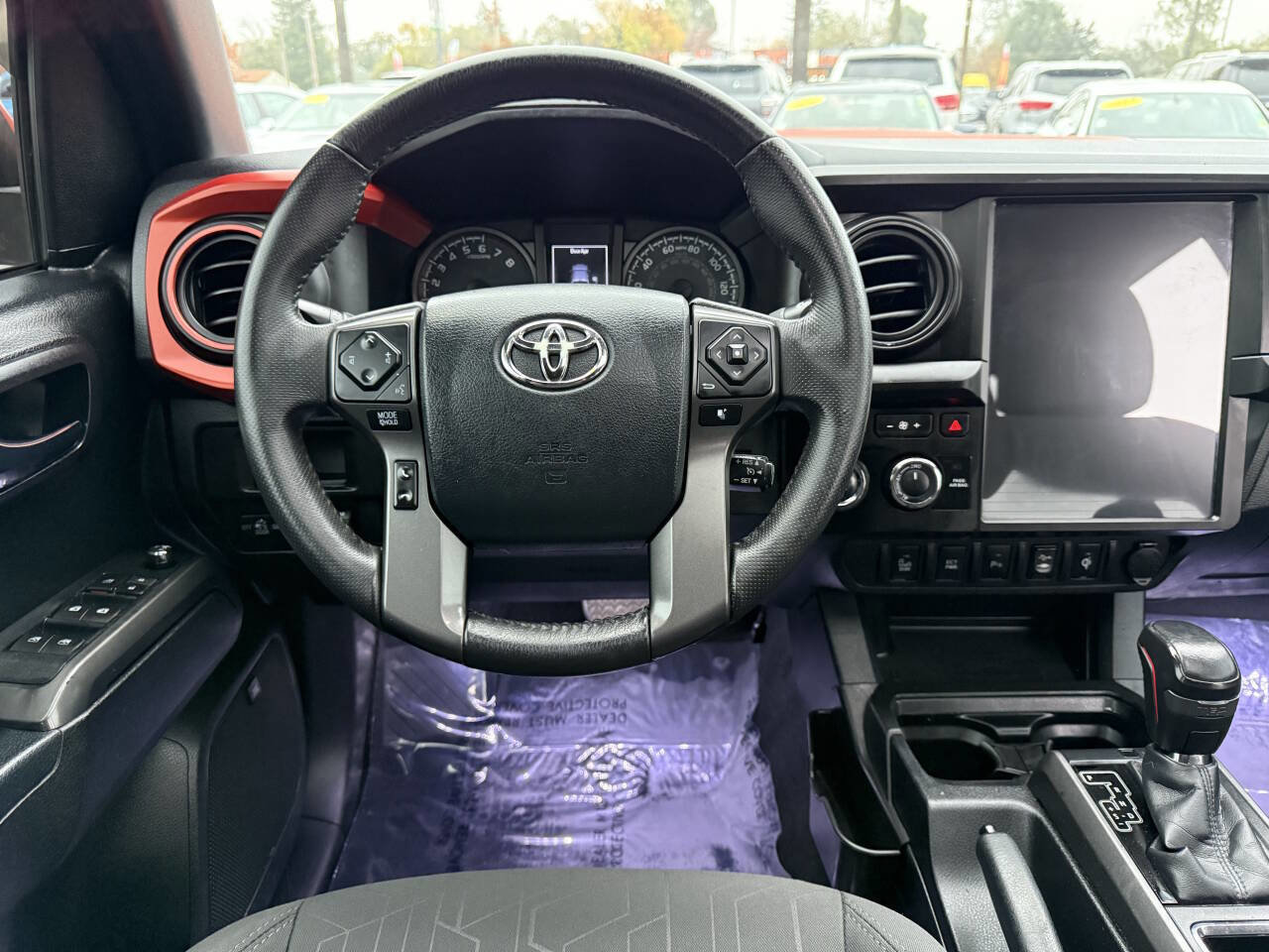 Used 2017 Toyota Tacoma TRD Sport image 16