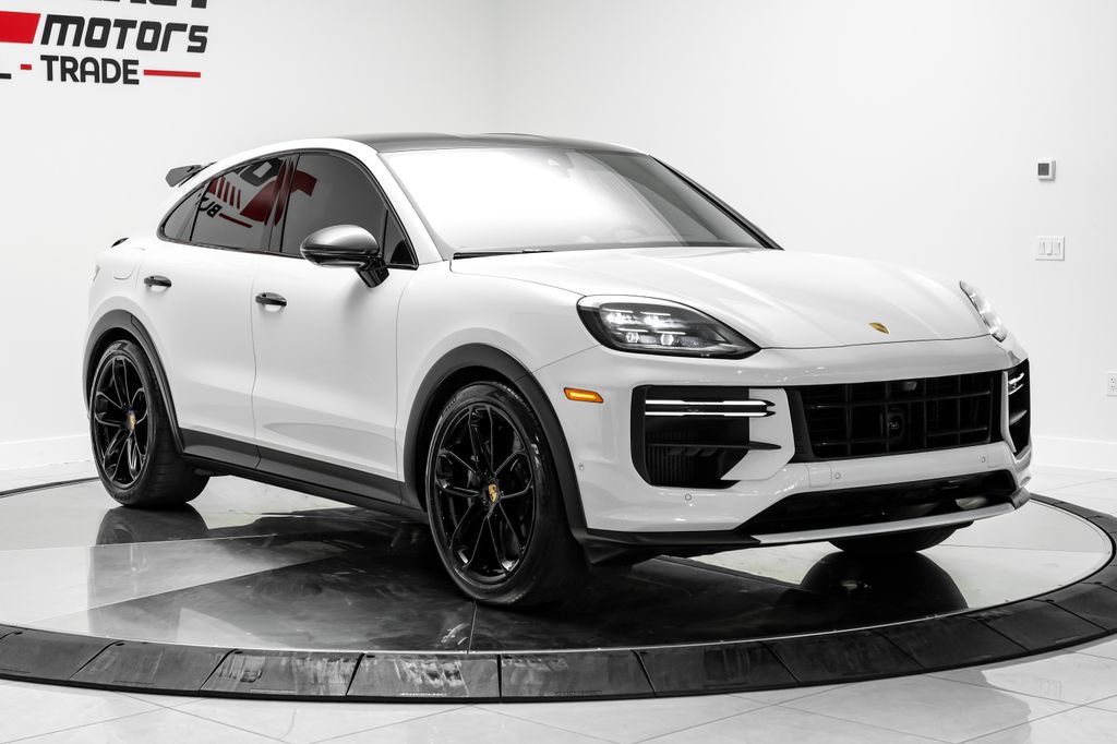 Used 2025 Porsche Cayenne Turbo GT AWD/4WD image 3