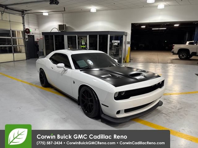 Used 2016 Dodge Challenger SRT Hellcat RWD image 4
