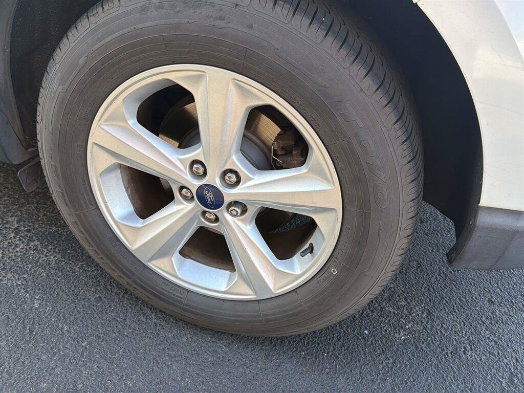 Used 2015 Ford Edge SE FWD image 24