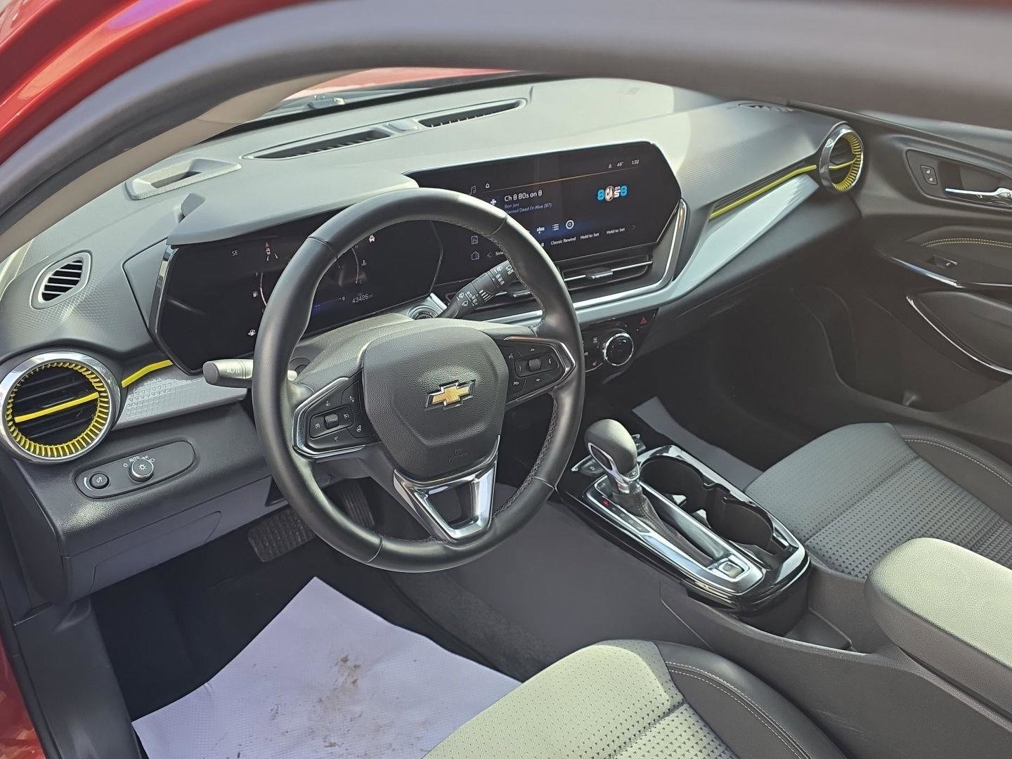 Used 2024 Chevrolet Trax LT w/ Driver Confidence Package image 11