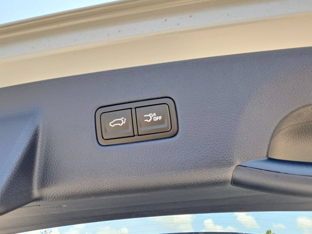 New 2026 Kia Carnival SX FWD image 11
