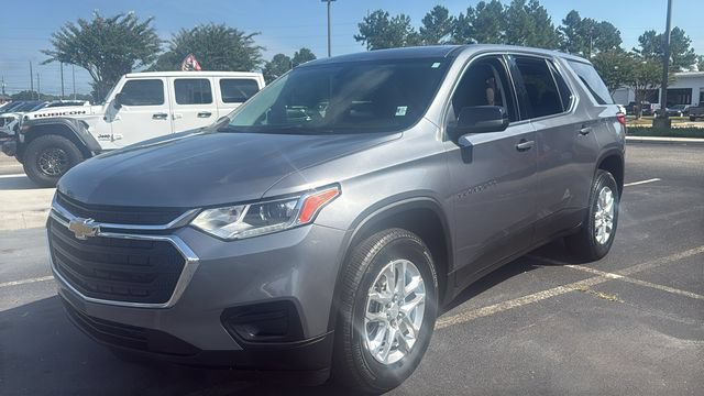Used 2021 Chevrolet Traverse LS FWD image 3