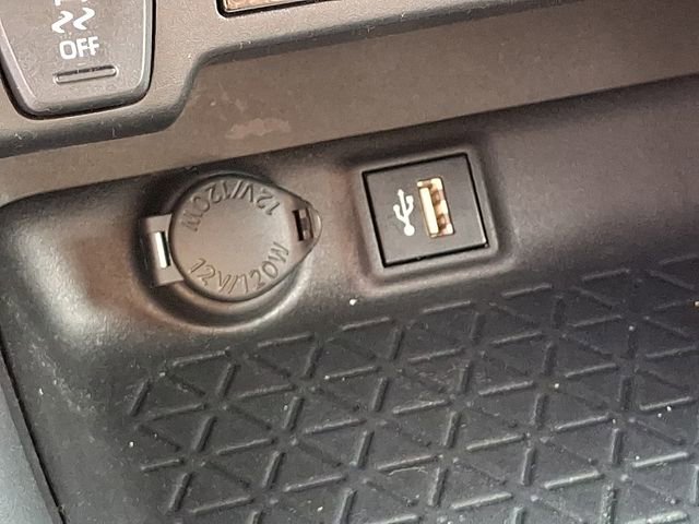 Used 2023 Toyota RAV4 SE image 30