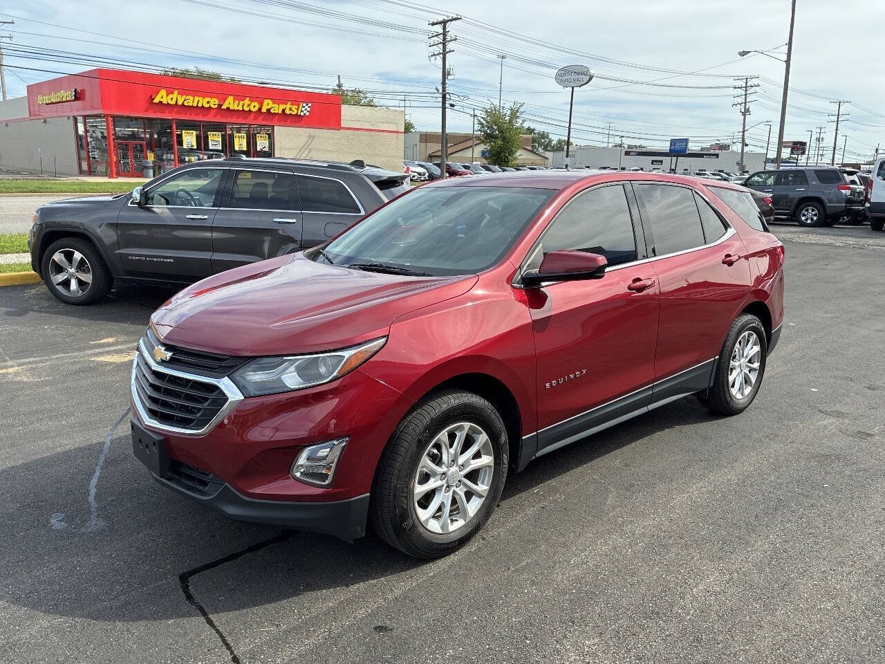 Used 2018 Chevrolet Equinox LT FWD image 2