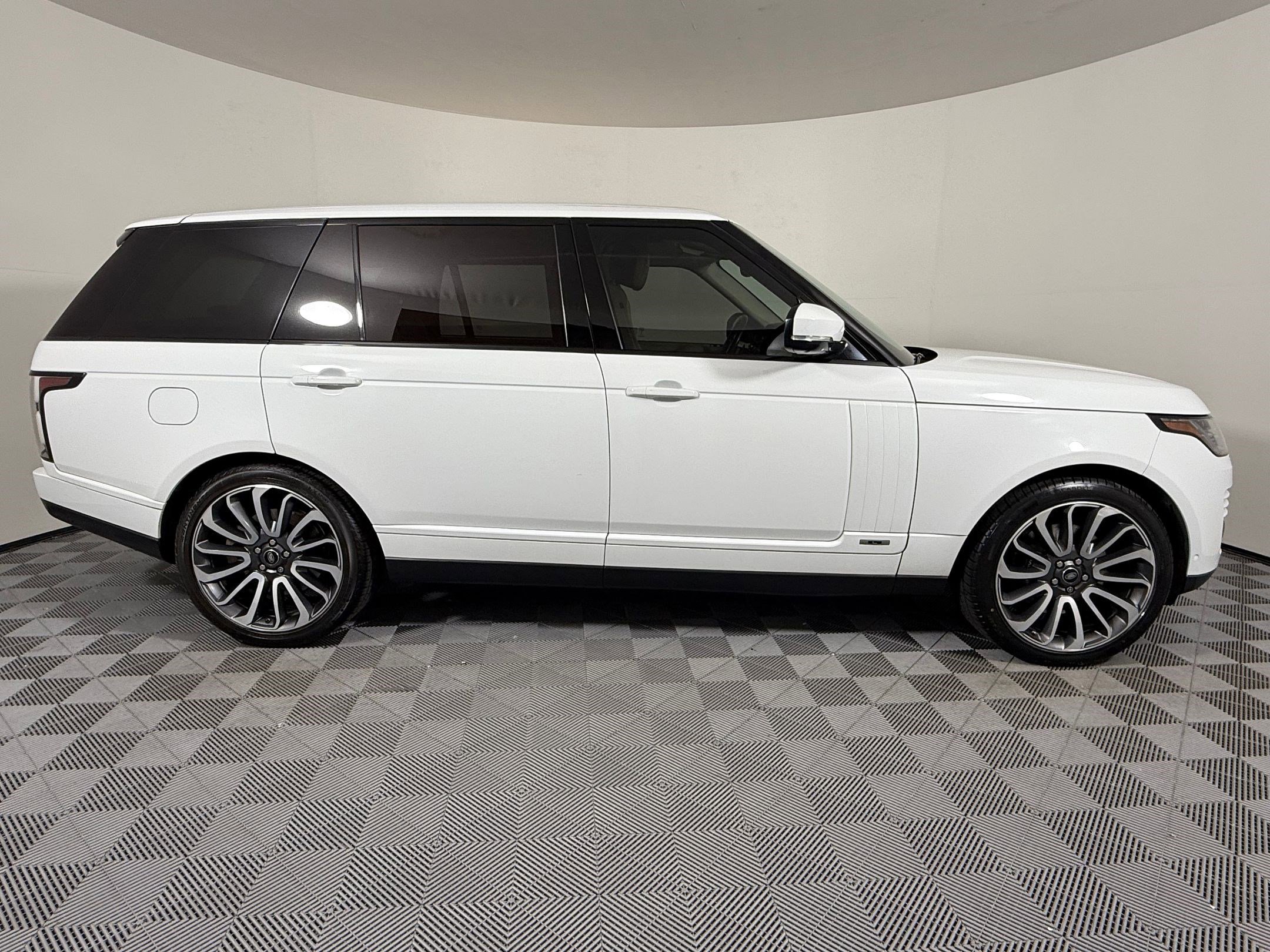 Used 2018 Land Rover Range Rover Long Wheelbase Supercharged image 8
