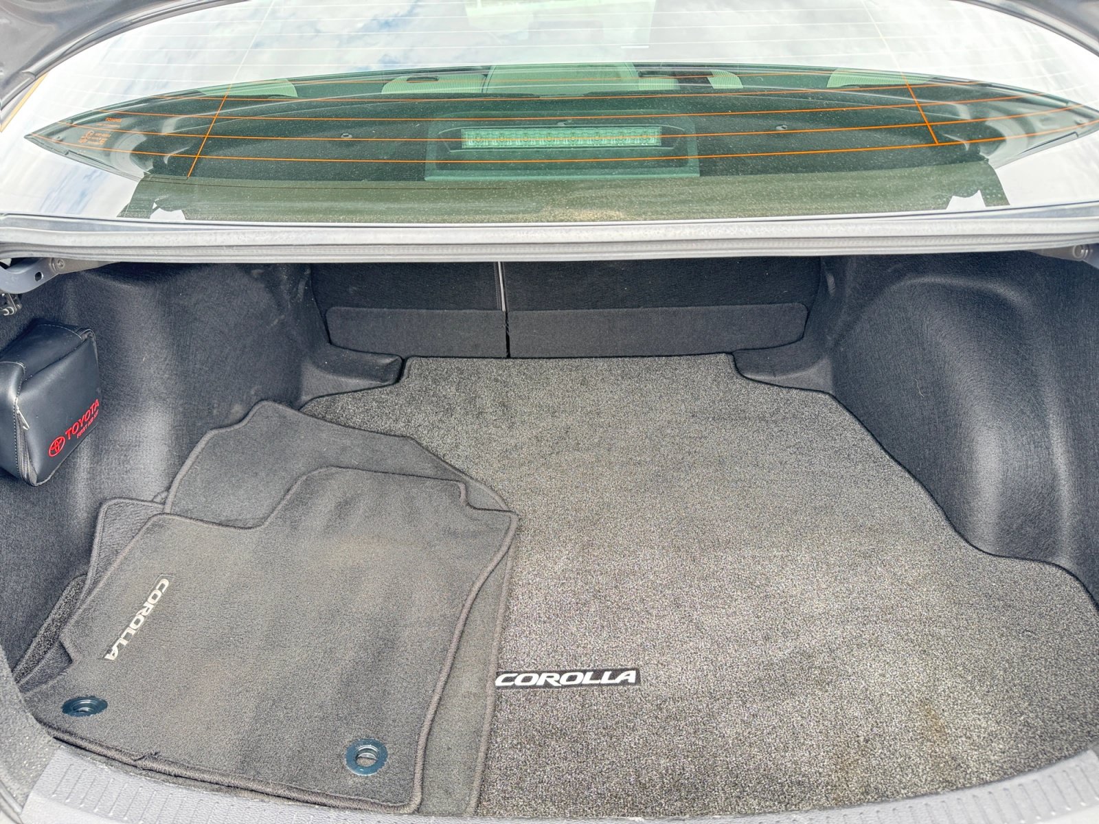 Used 2023 Toyota Corolla LE w/ Carpet Mat Package (TMS) FWD image 23