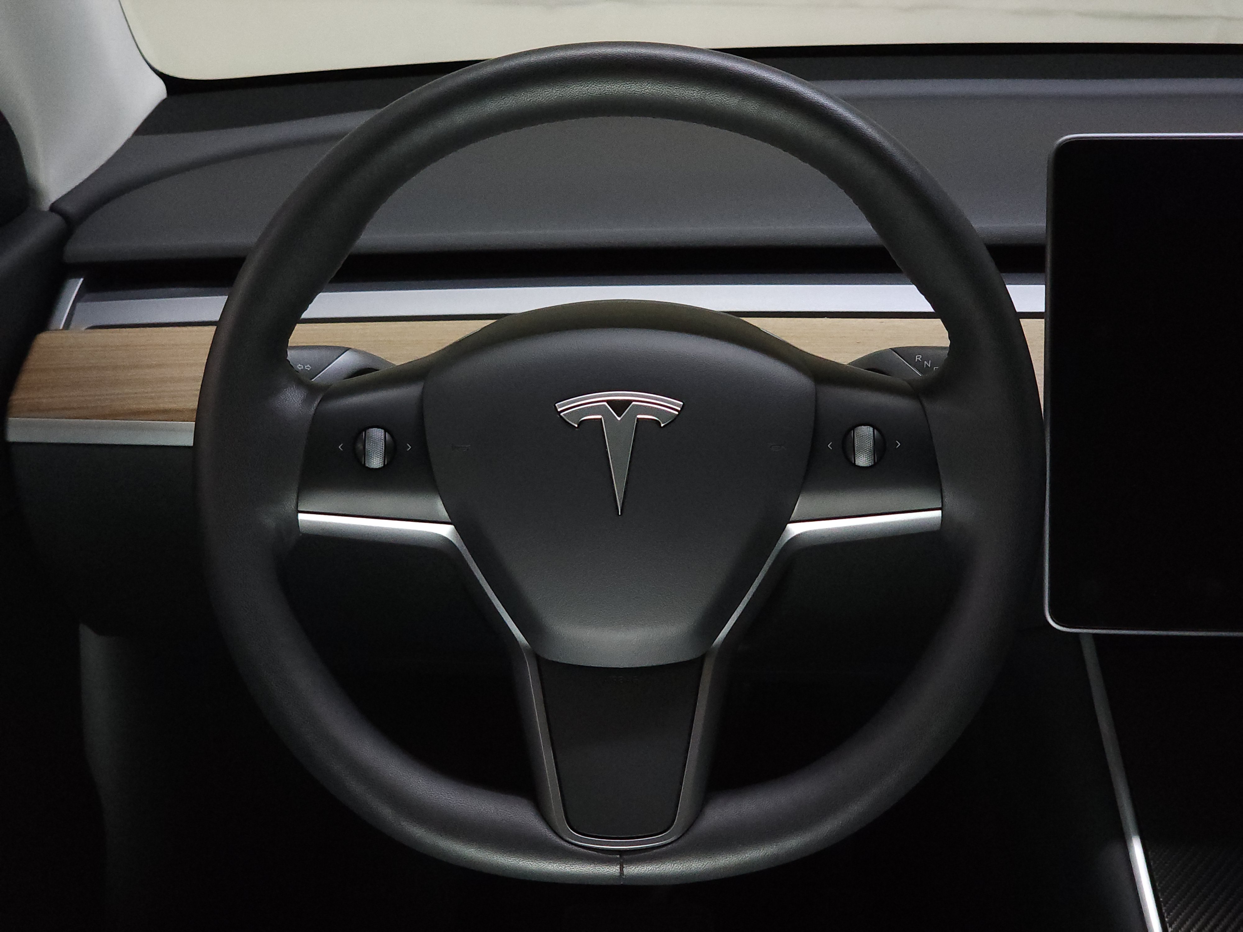 Used 2021 Tesla Model Y Long Range AWD/4WD image 27