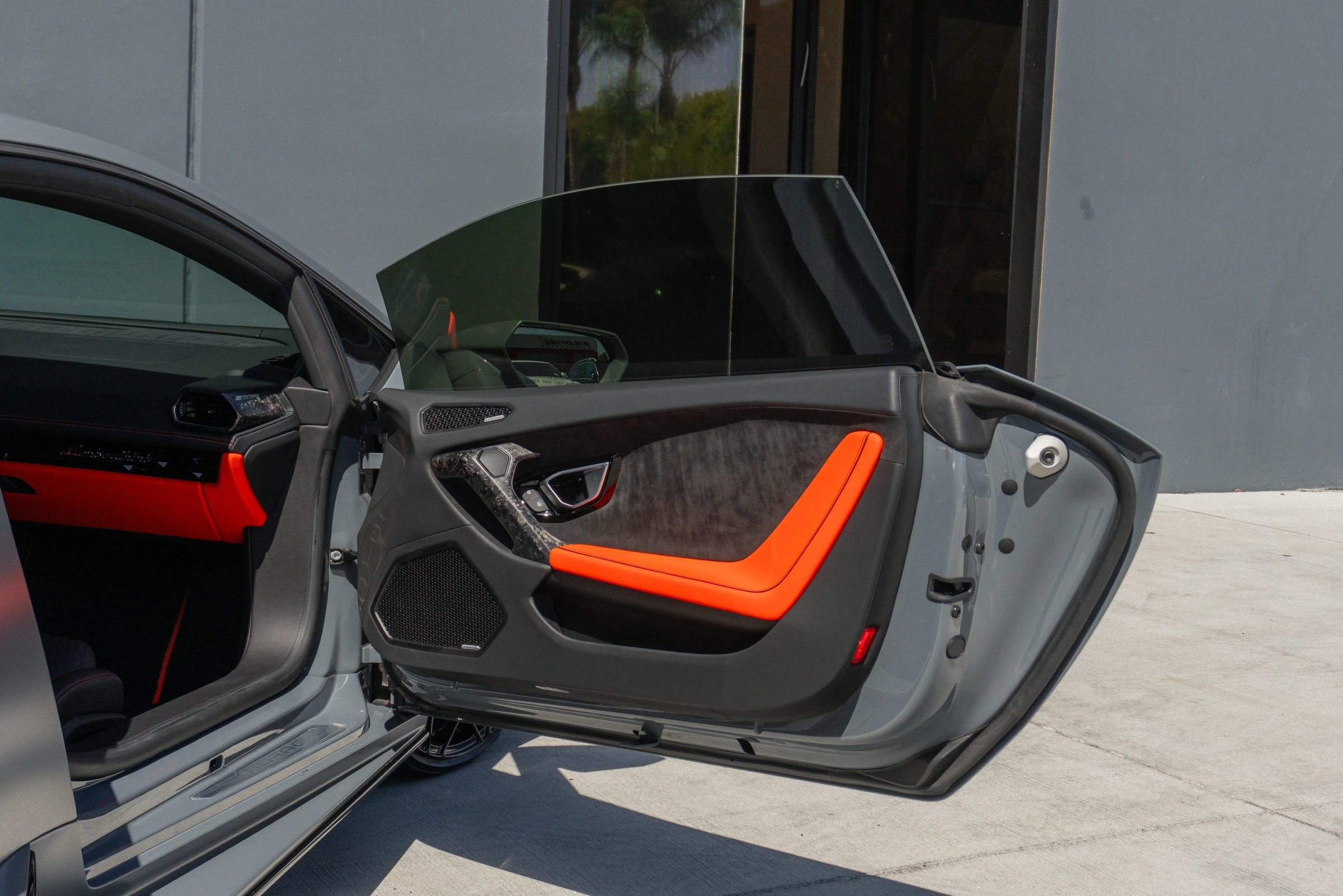 Used 2022 Lamborghini Huracan EVO RWD image 53