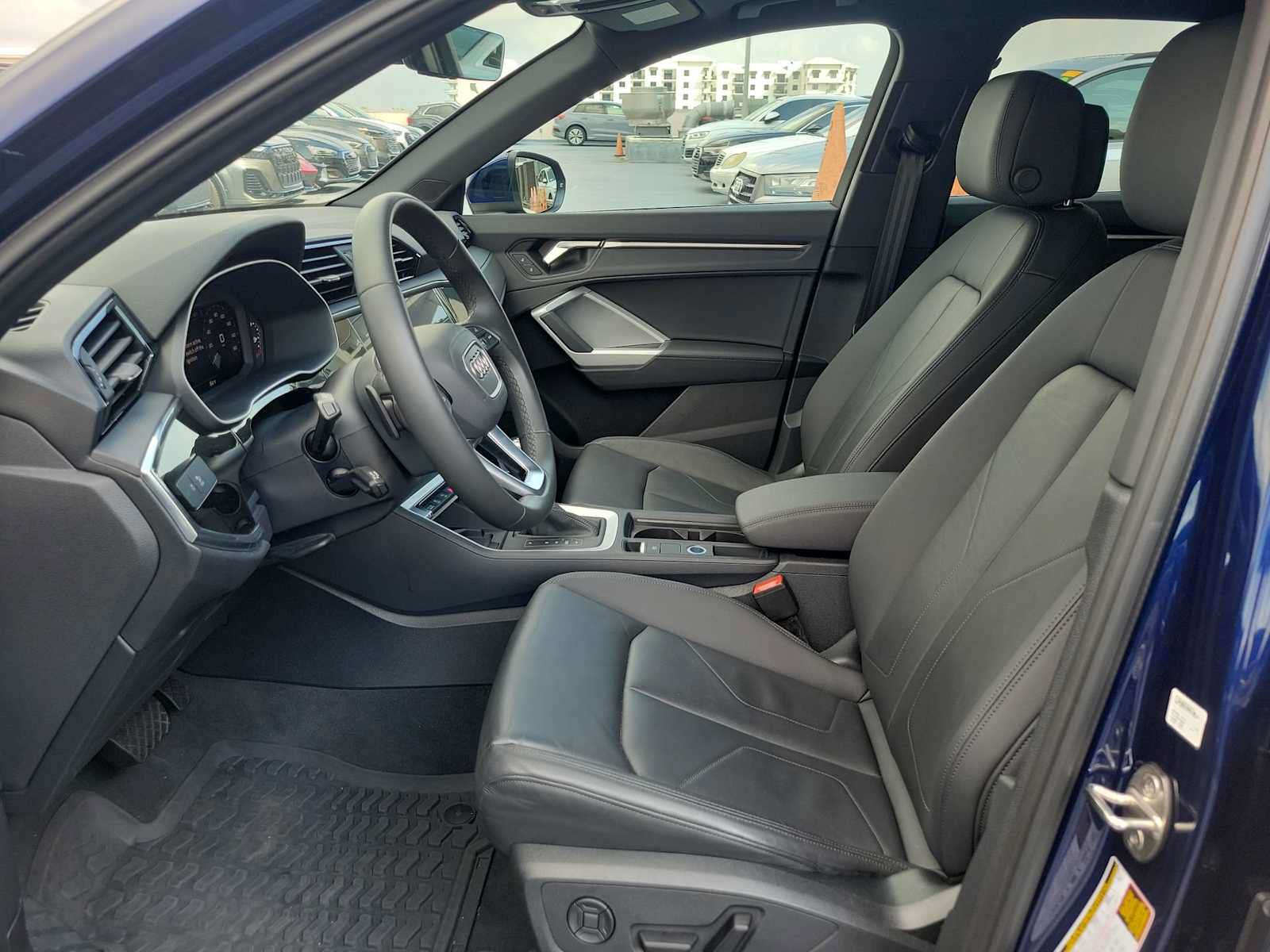 Certified 2025 Audi Q3 2.0T Premium AWD/4WD image 15